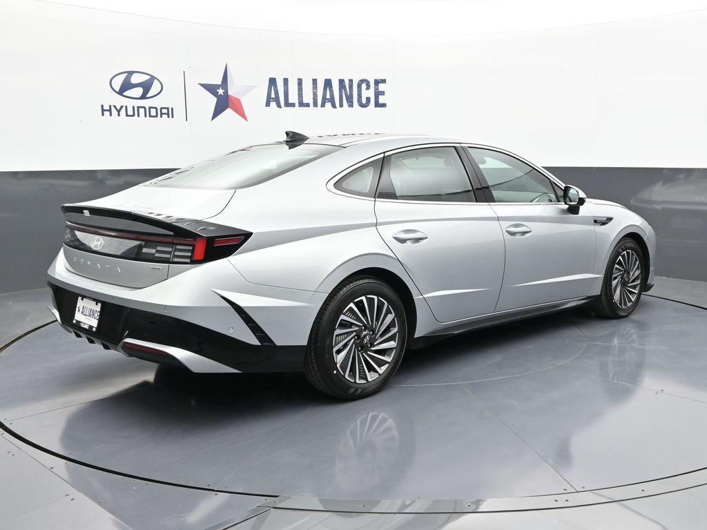 new 2025 Hyundai Sonata Hybrid car, priced at $35,521