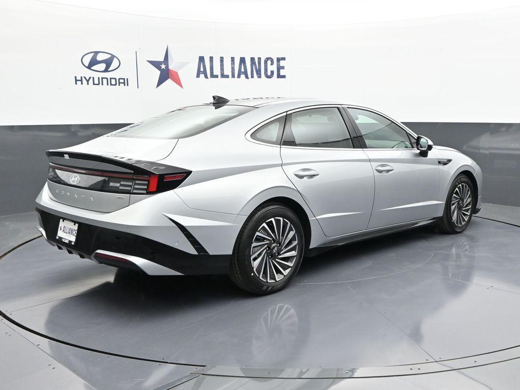 new 2025 Hyundai Sonata Hybrid car, priced at $35,521