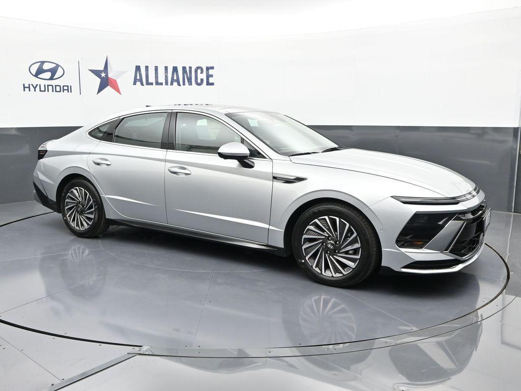 new 2025 Hyundai Sonata Hybrid car, priced at $35,521