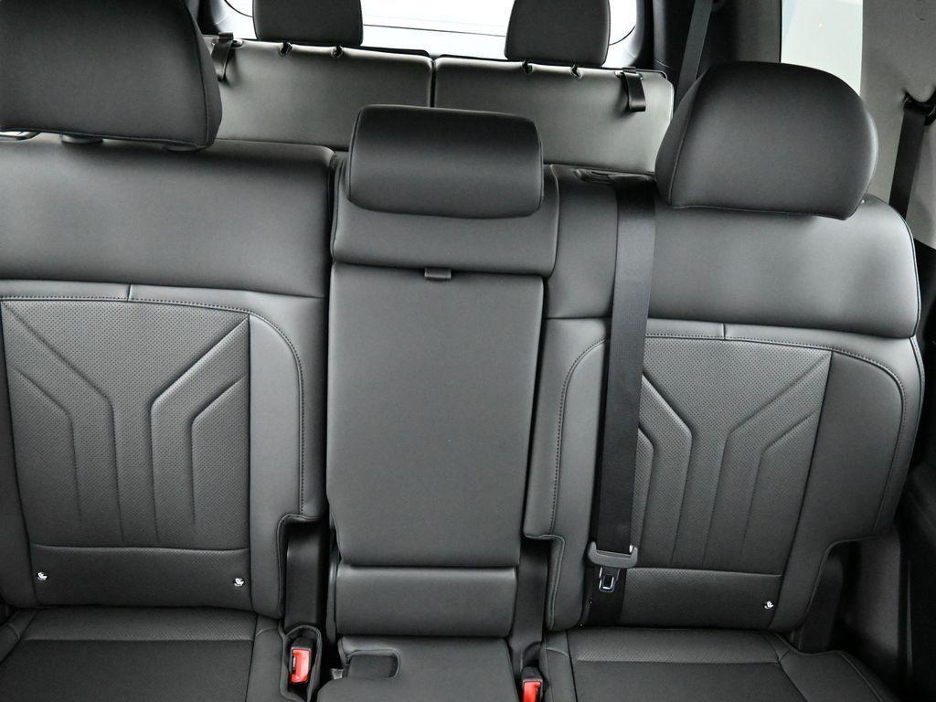 new 2025 Hyundai Santa Fe car, priced at $36,685