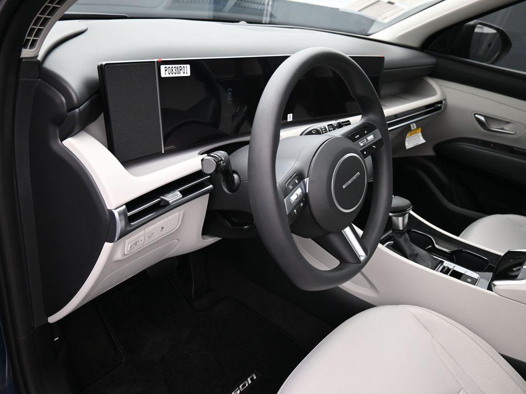 new 2025 Hyundai Tucson car, priced at $28,000