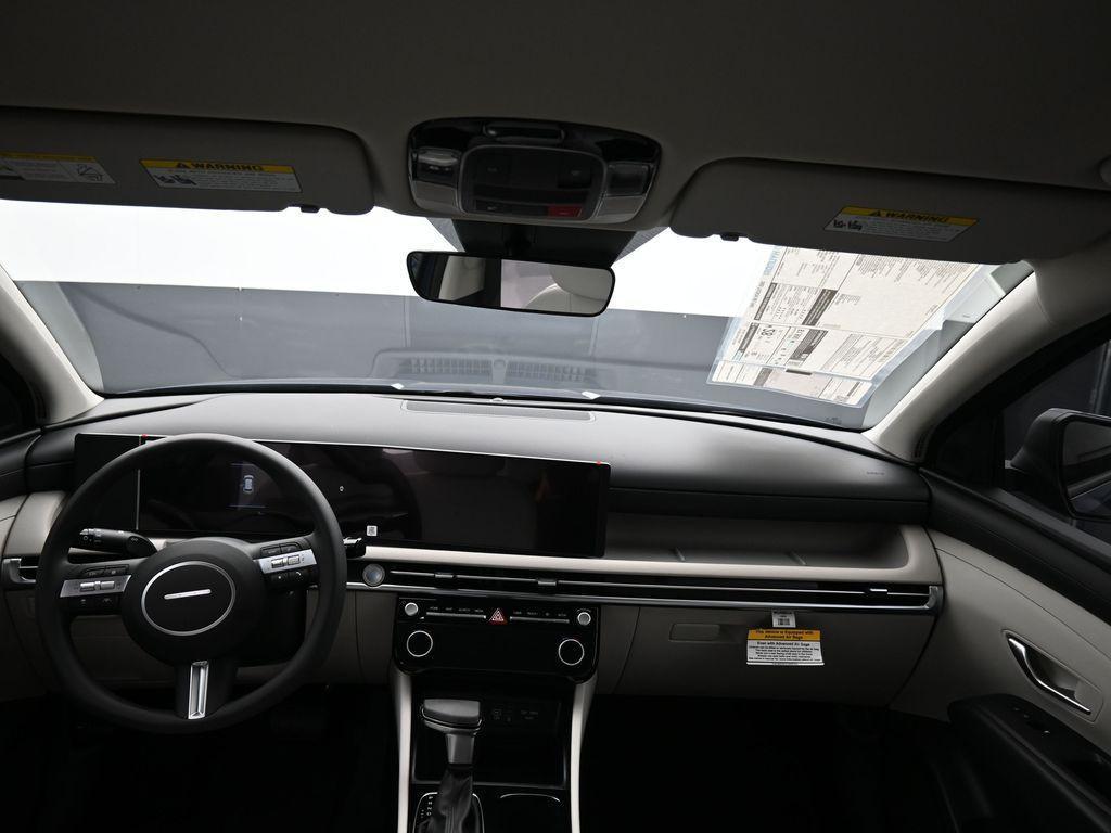 new 2025 Hyundai Tucson car, priced at $28,000
