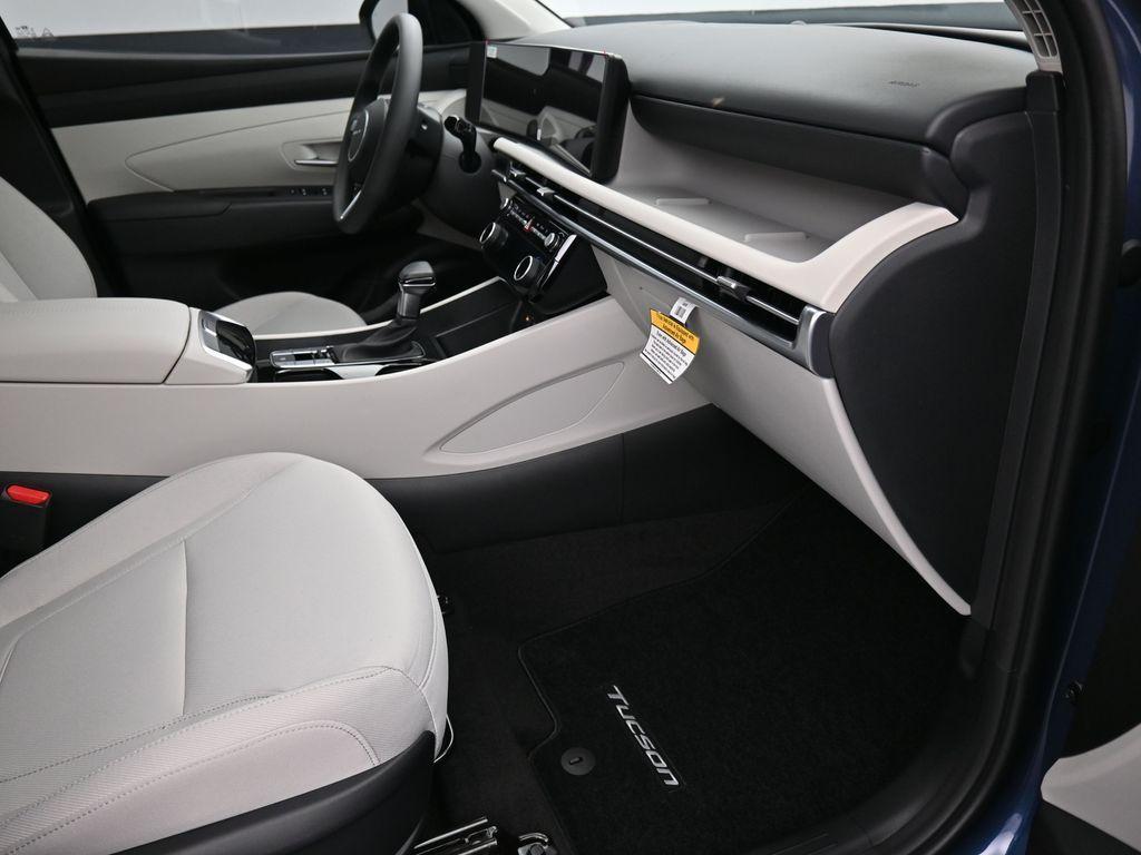 new 2025 Hyundai Tucson car, priced at $28,000