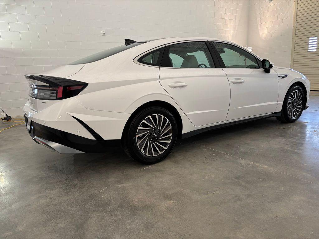 new 2025 Hyundai Sonata Hybrid car, priced at $36,006