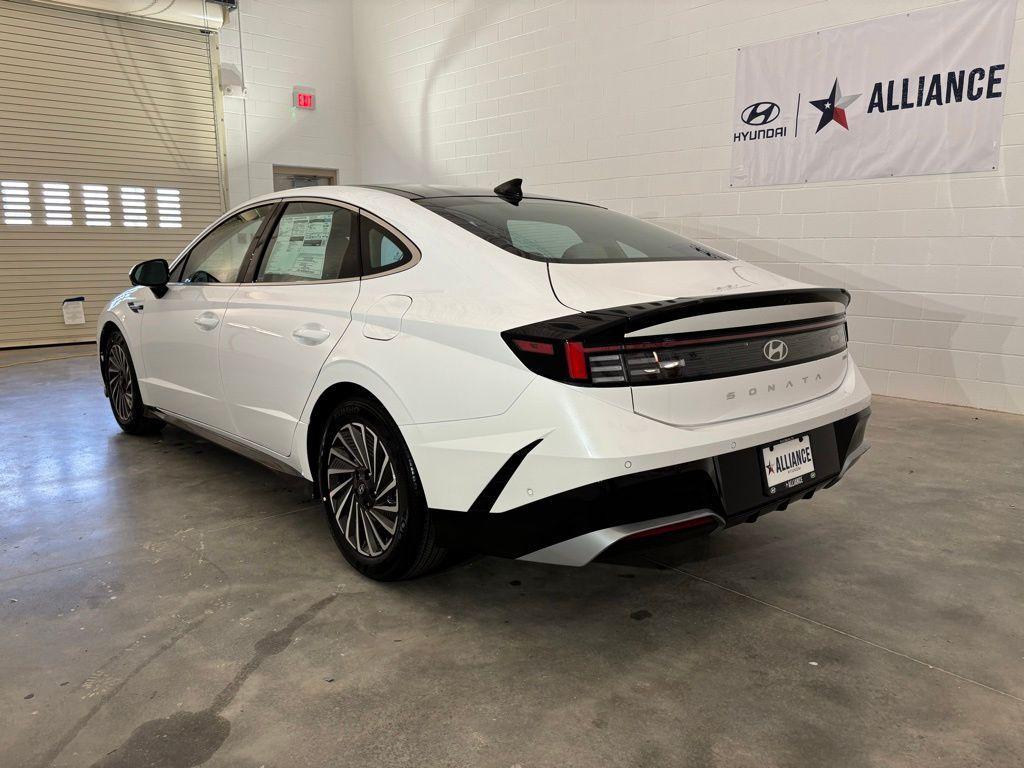 new 2025 Hyundai Sonata Hybrid car, priced at $36,006