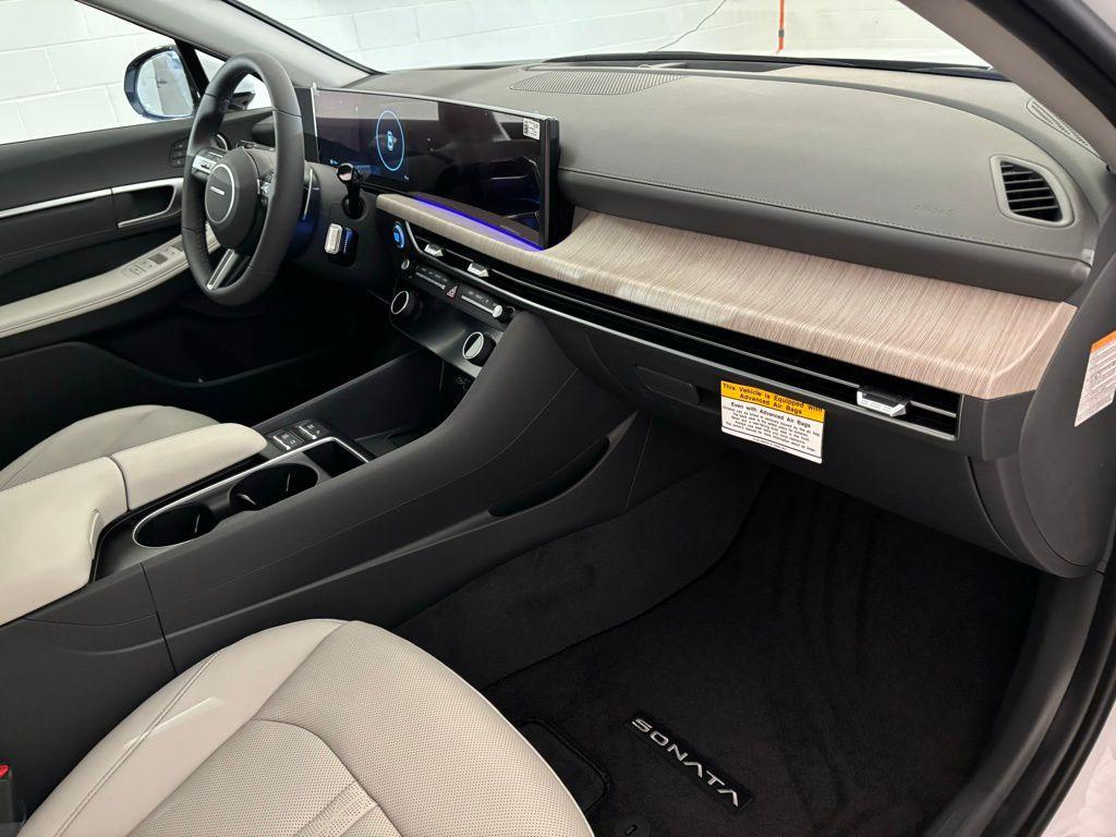 new 2025 Hyundai Sonata Hybrid car, priced at $36,006