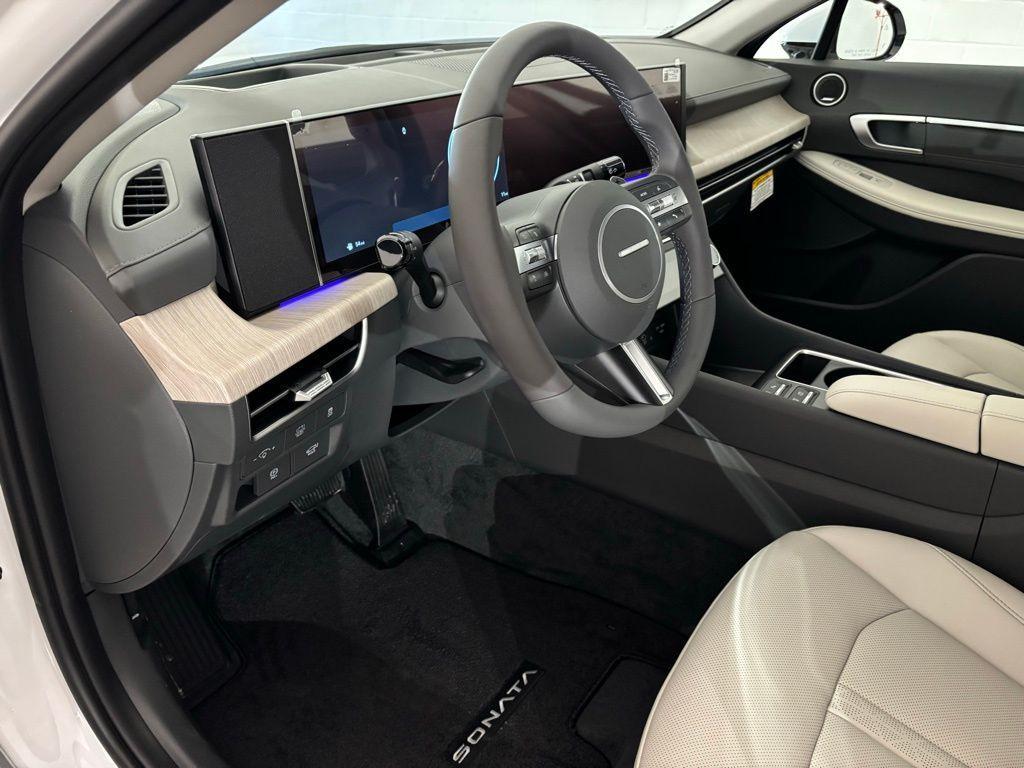 new 2025 Hyundai Sonata Hybrid car, priced at $36,006