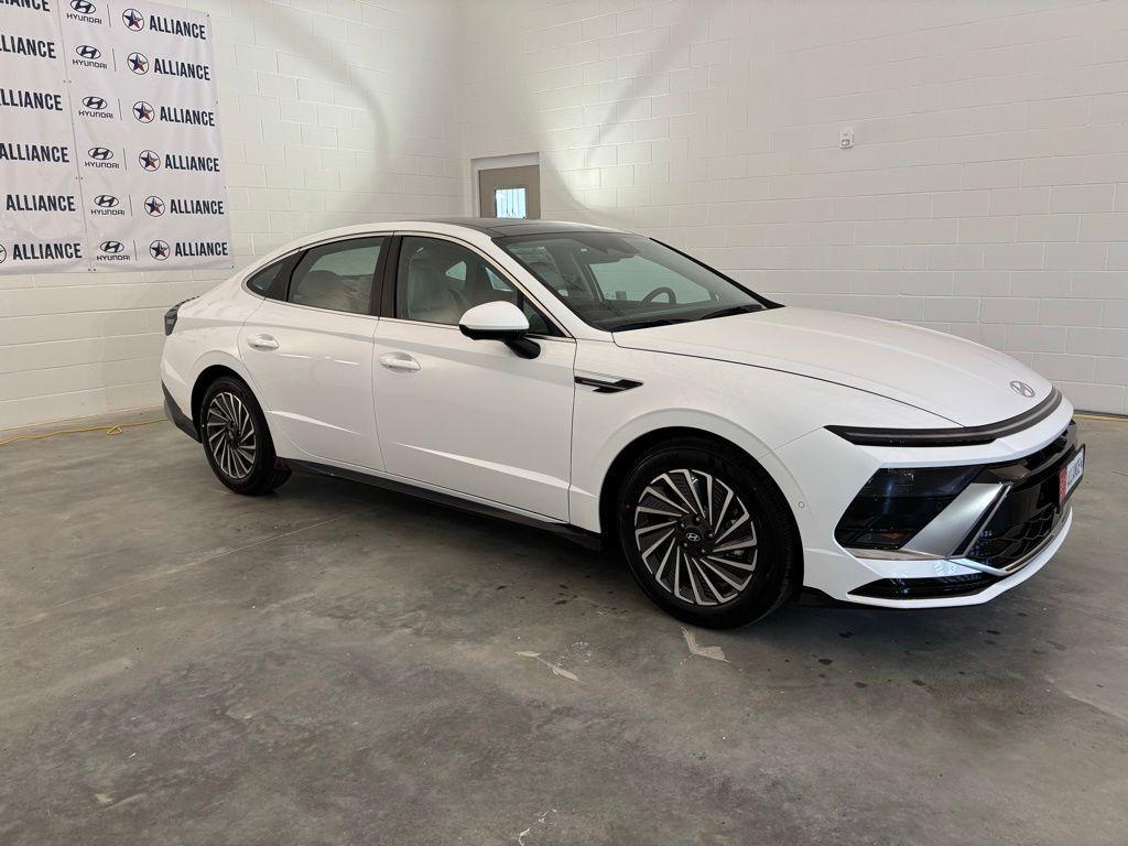 new 2025 Hyundai Sonata Hybrid car, priced at $36,006