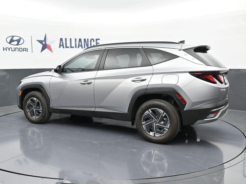 new 2025 Hyundai TUCSON Hybrid car, priced at $31,607