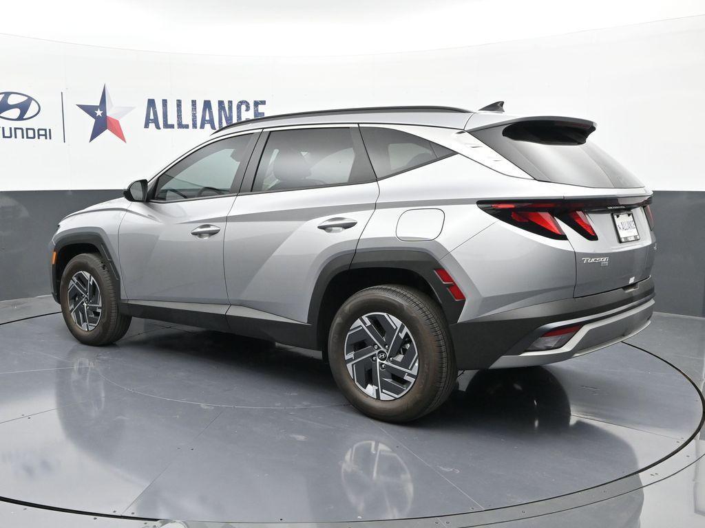 new 2025 Hyundai TUCSON Hybrid car, priced at $31,607