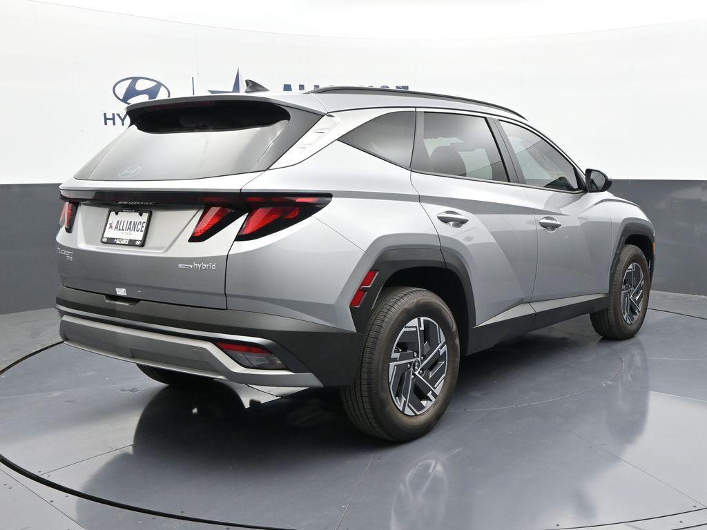 new 2025 Hyundai TUCSON Hybrid car, priced at $31,607