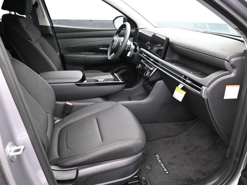 new 2025 Hyundai TUCSON Hybrid car, priced at $31,607