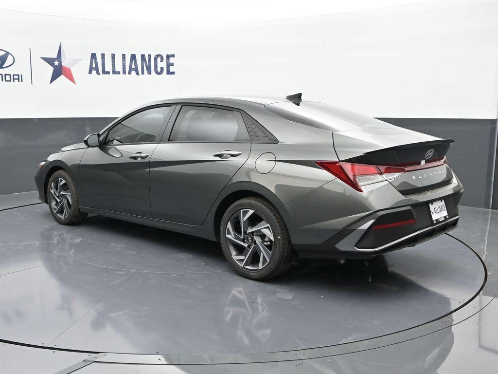 new 2025 Hyundai Elantra car, priced at $22,277