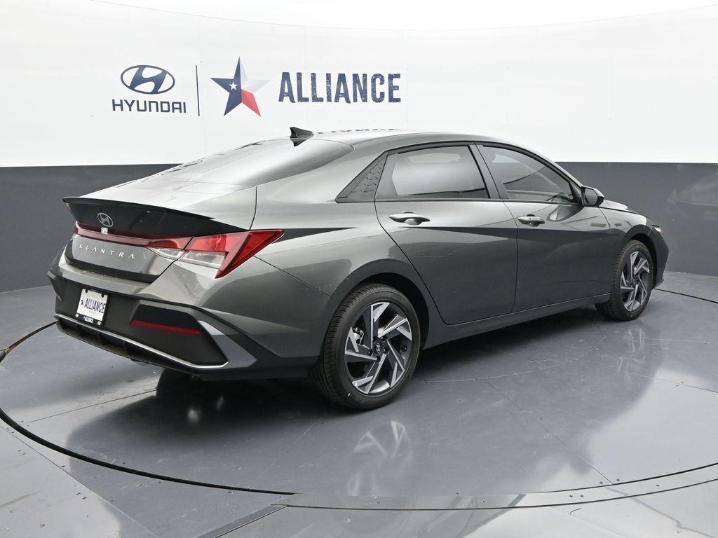 new 2025 Hyundai Elantra car, priced at $22,277