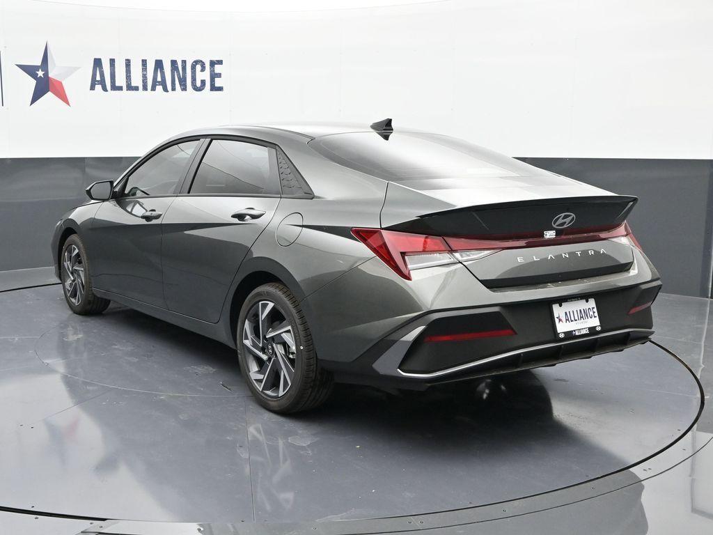 new 2025 Hyundai Elantra car, priced at $22,277