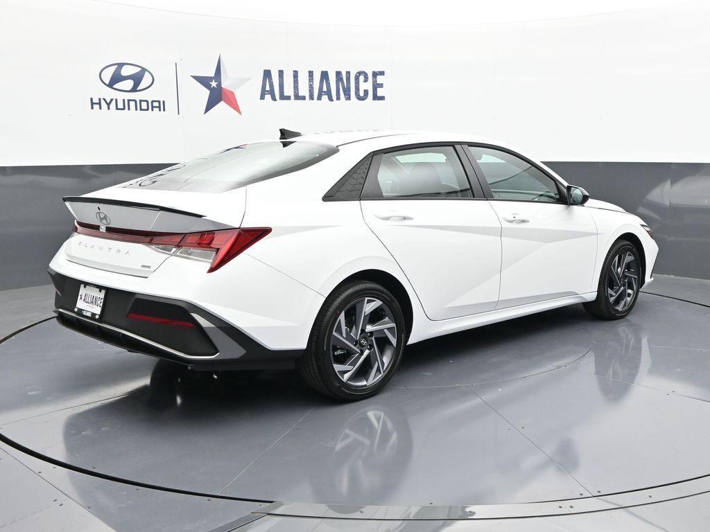 new 2025 Hyundai ELANTRA HEV car, priced at $26,822