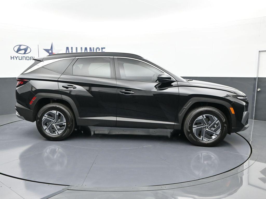 new 2025 Hyundai TUCSON Hybrid car, priced at $31,607