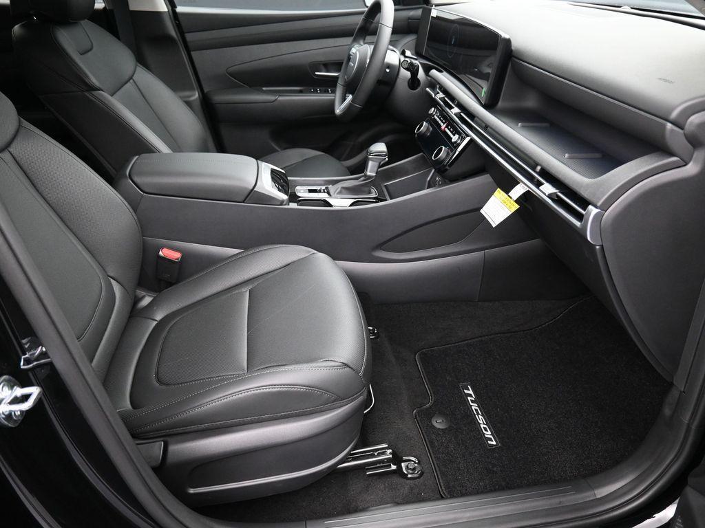 new 2025 Hyundai Tucson car, priced at $29,998