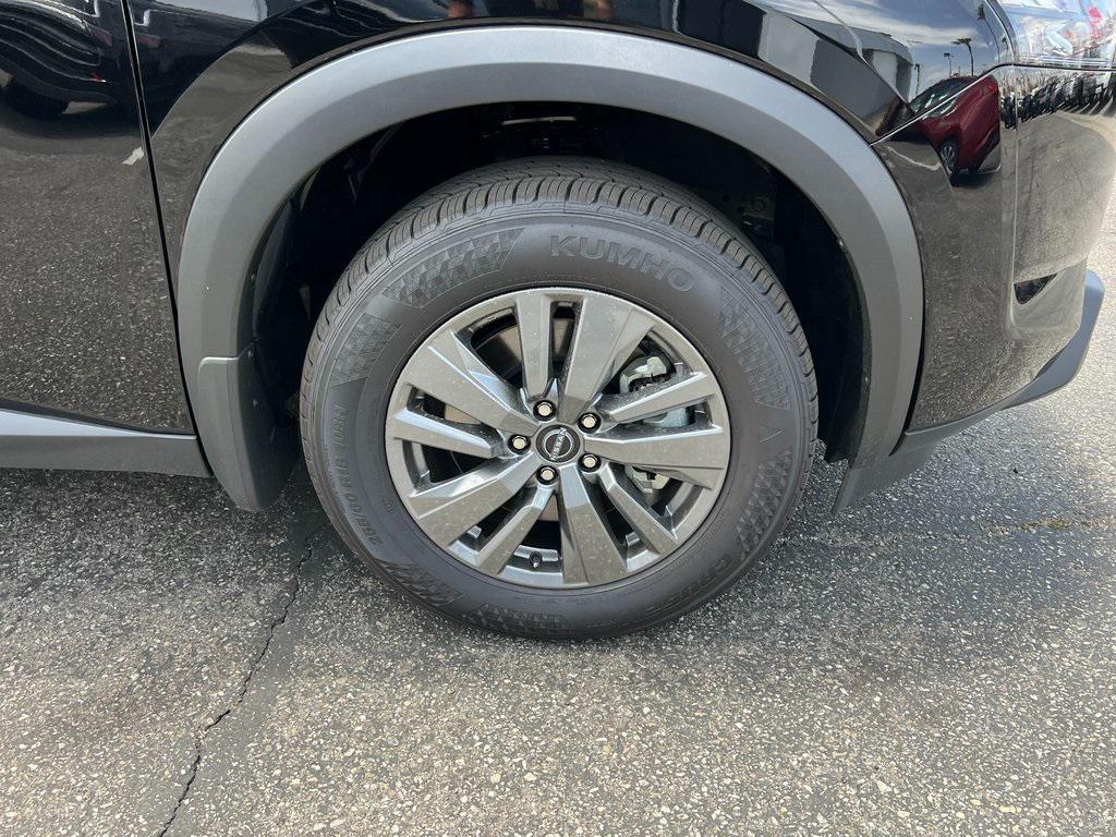 new 2025 Nissan Pathfinder car, priced at $39,507