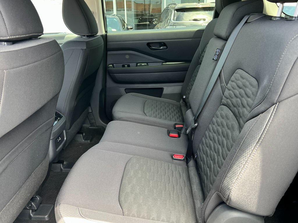 new 2025 Nissan Pathfinder car, priced at $39,507