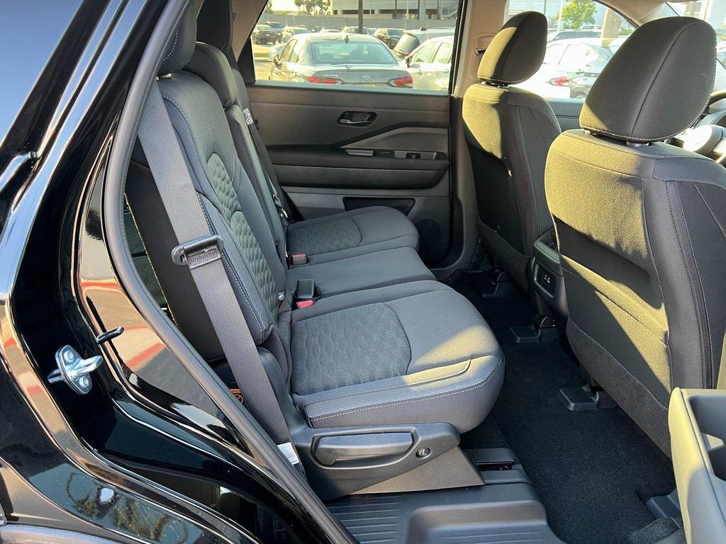 new 2025 Nissan Pathfinder car, priced at $35,731