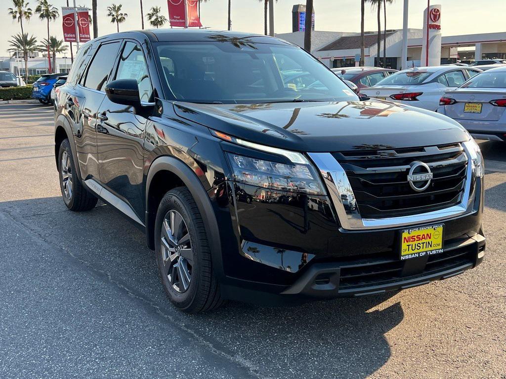 new 2025 Nissan Pathfinder car, priced at $35,731