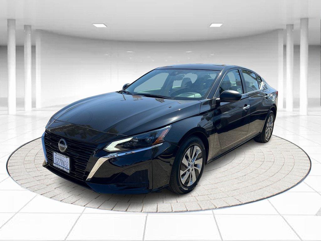 used 2025 Nissan Altima car, priced at $28,995
