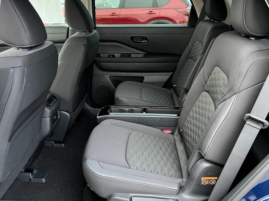 new 2025 Nissan Pathfinder car, priced at $39,882