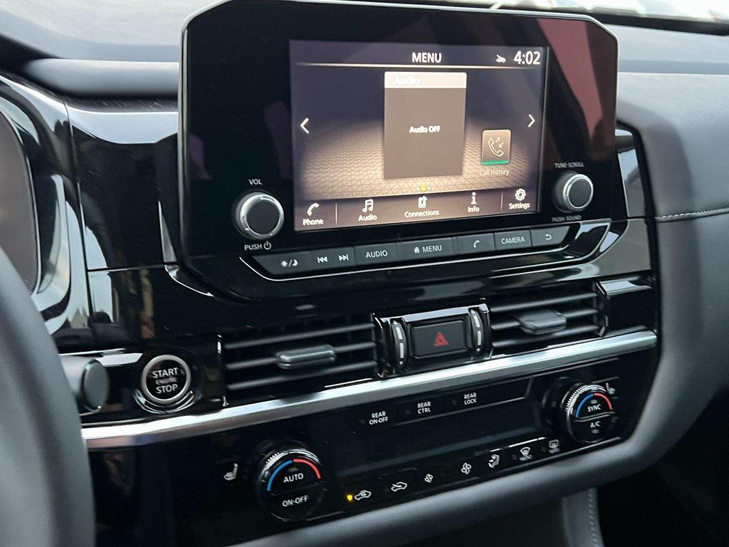 new 2025 Nissan Pathfinder car, priced at $39,882