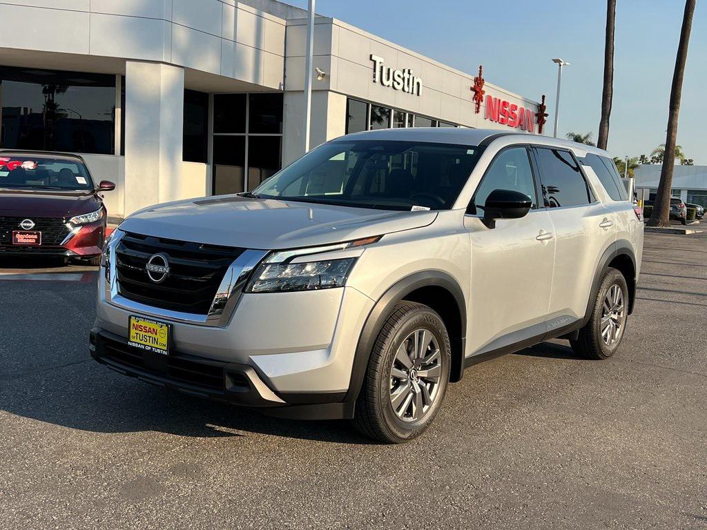 new 2025 Nissan Pathfinder car, priced at $35,731