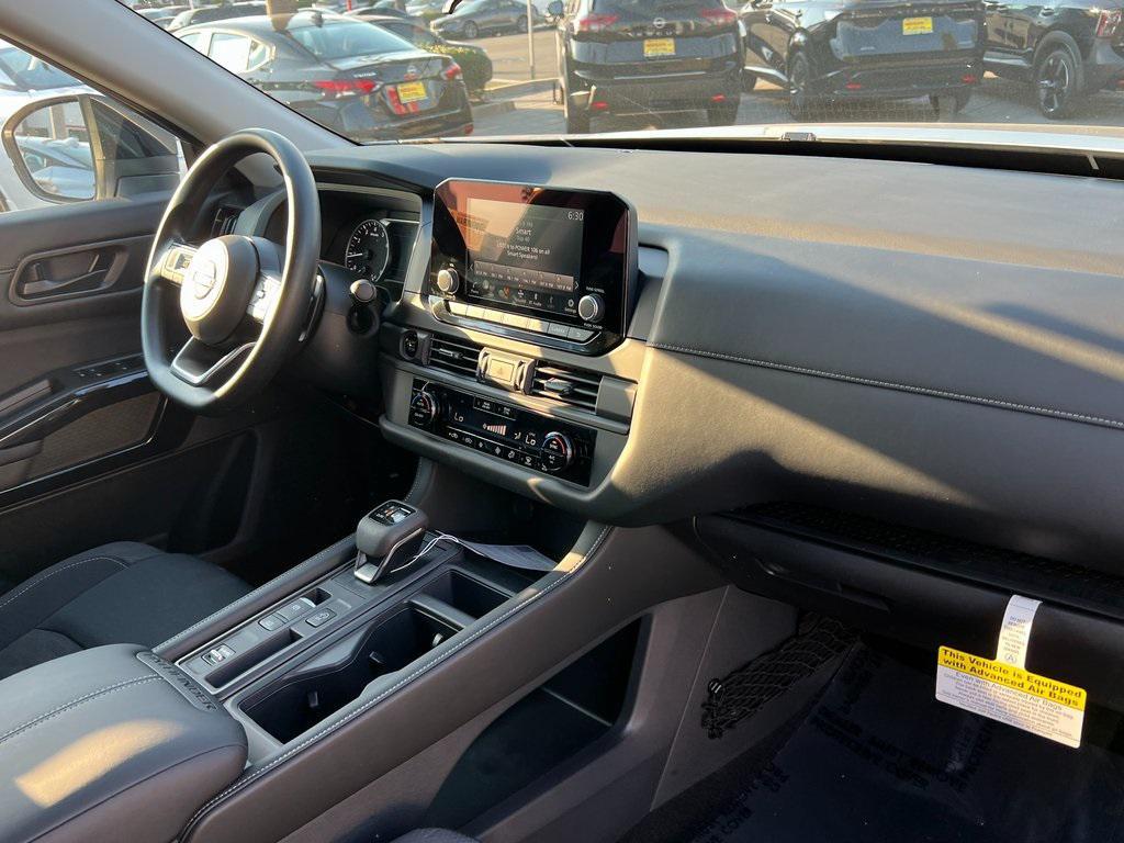 new 2025 Nissan Pathfinder car, priced at $35,731