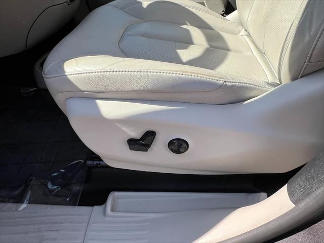 used 2018 Chrysler Pacifica Hybrid car, priced at $21,554