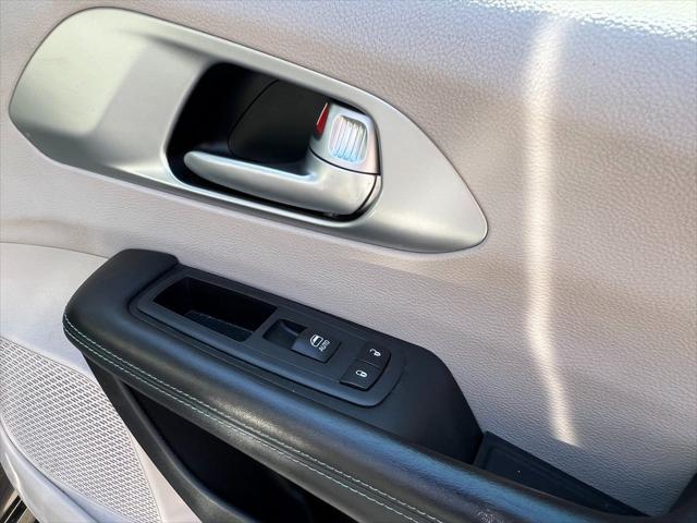 used 2018 Chrysler Pacifica Hybrid car, priced at $21,554