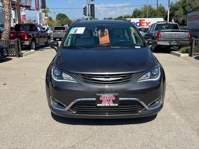 used 2018 Chrysler Pacifica Hybrid car, priced at $21,554
