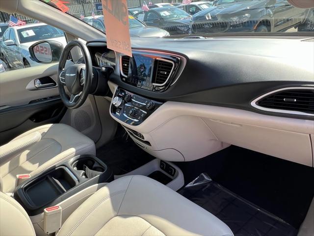used 2018 Chrysler Pacifica Hybrid car, priced at $21,554
