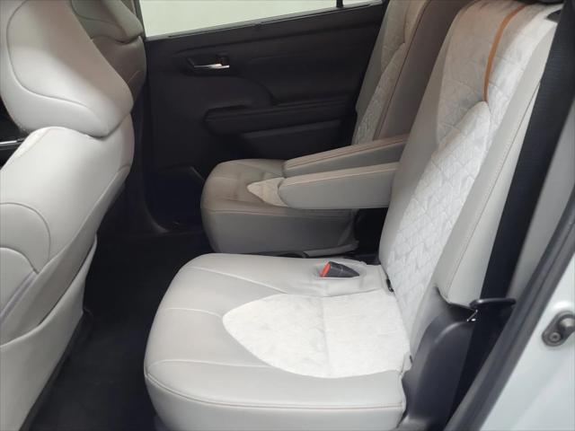 used 2023 Toyota Highlander Hybrid car, priced at $43,900