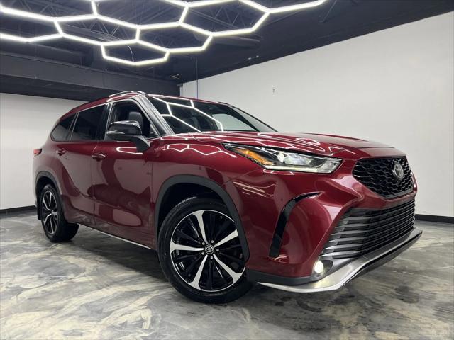 used 2021 Toyota Highlander car, priced at $33,900