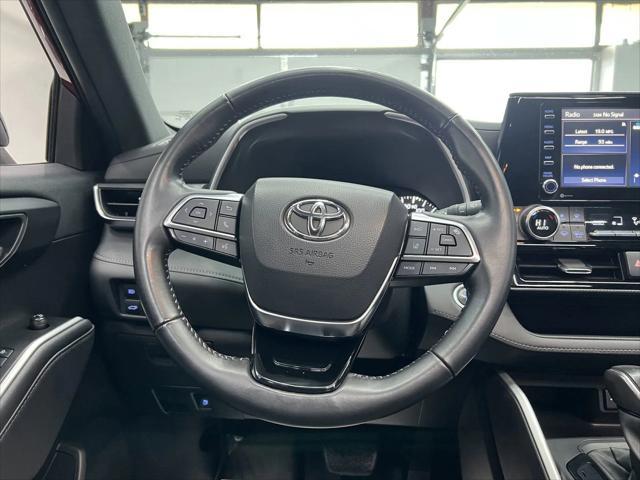 used 2021 Toyota Highlander car, priced at $33,900