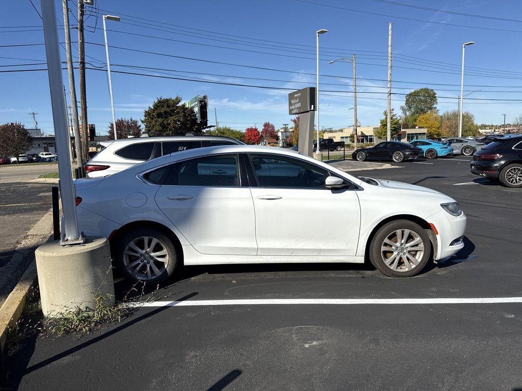 used 2016 Chrysler 200 car