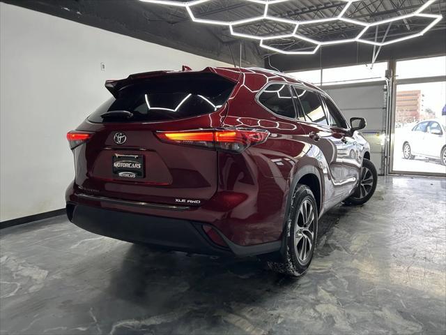 used 2020 Toyota Highlander car, priced at $32,900