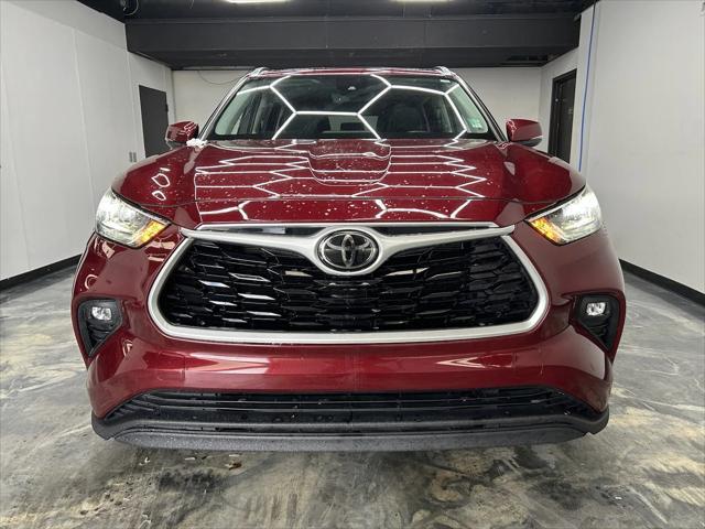 used 2020 Toyota Highlander car, priced at $32,900