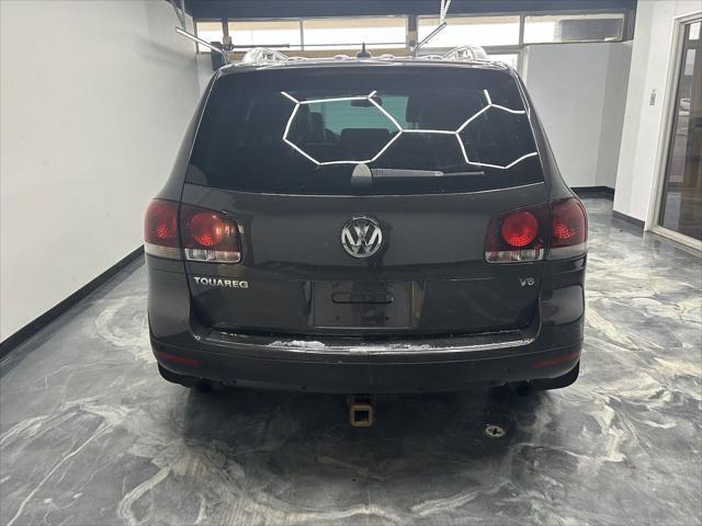 used 2009 Volkswagen Touareg 2 car, priced at $5,900