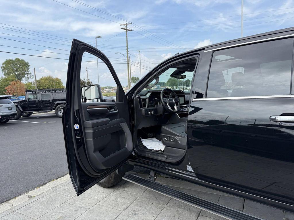 used 2024 GMC Sierra 2500 car, priced at $71,900