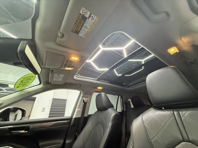 used 2020 Toyota Highlander Hybrid car, priced at $36,900