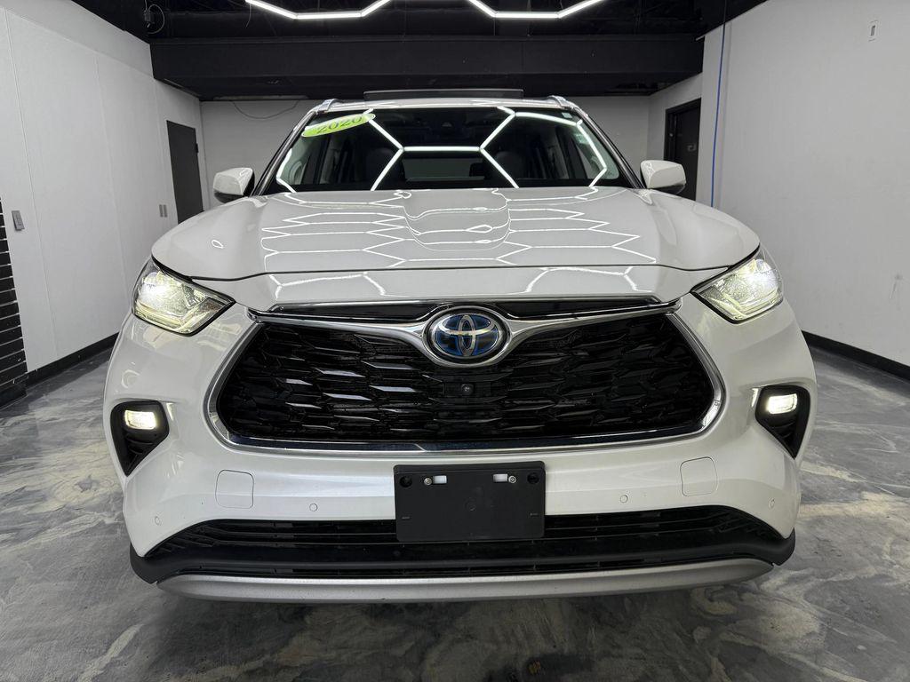 used 2020 Toyota Highlander Hybrid car, priced at $34,900