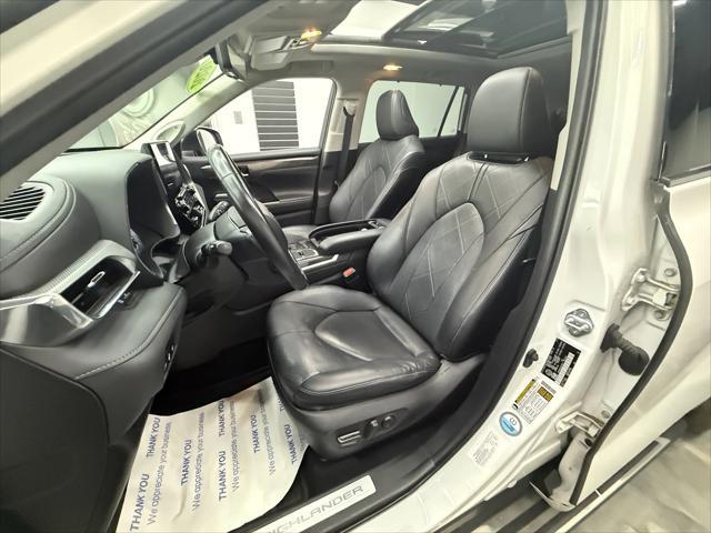 used 2020 Toyota Highlander Hybrid car, priced at $36,900