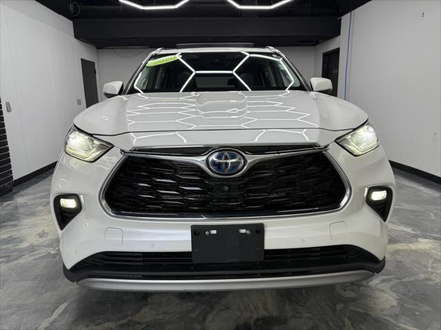 used 2020 Toyota Highlander Hybrid car, priced at $36,900
