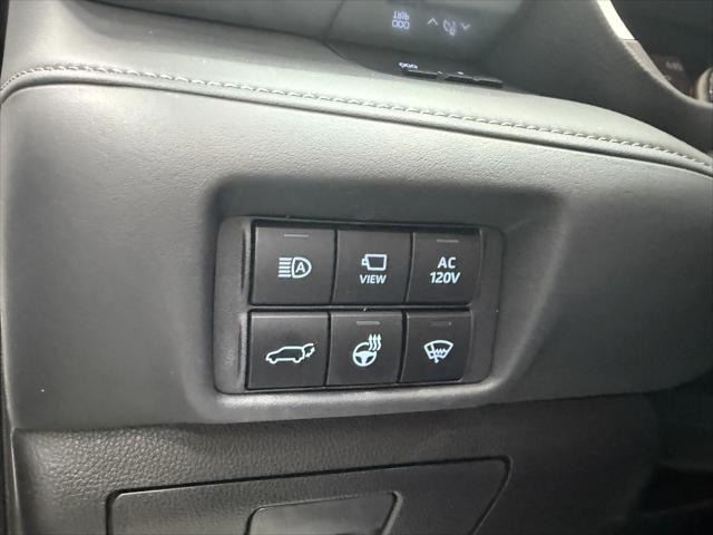 used 2020 Toyota Highlander Hybrid car, priced at $36,900
