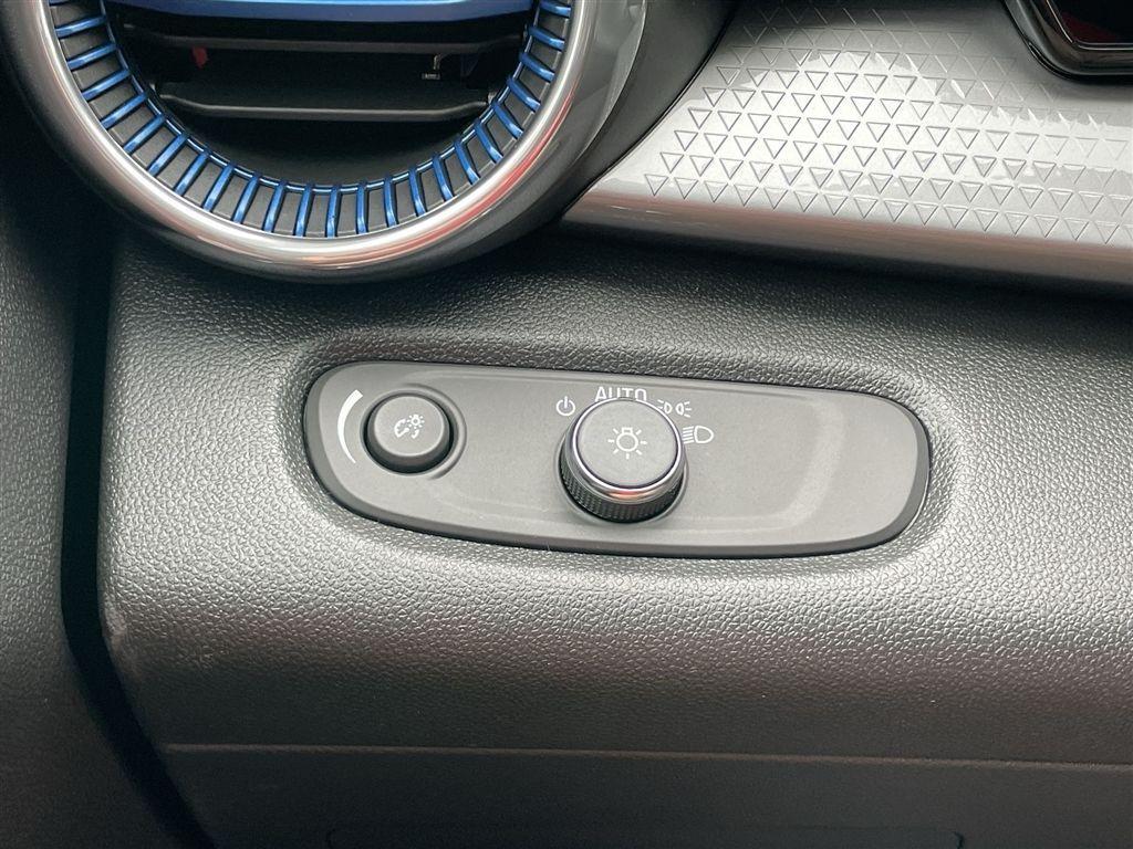 new 2025 Chevrolet Trax car, priced at $24,823