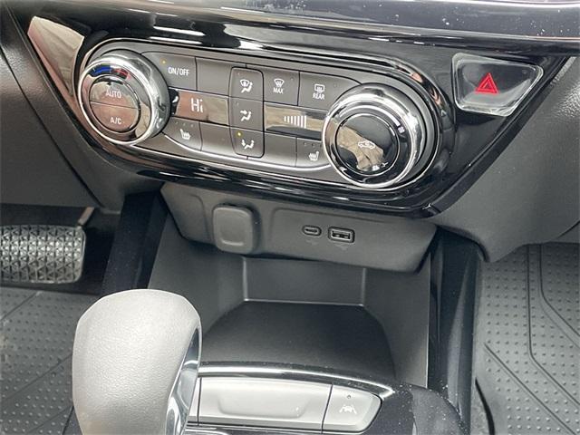 new 2025 Chevrolet Trax car, priced at $26,014